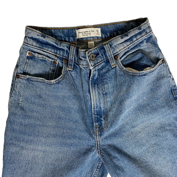 Abercrombie & Fitch Denim - Abercrombie Curve Love Ultra High Rise 90s Straight Jean Size 26/2